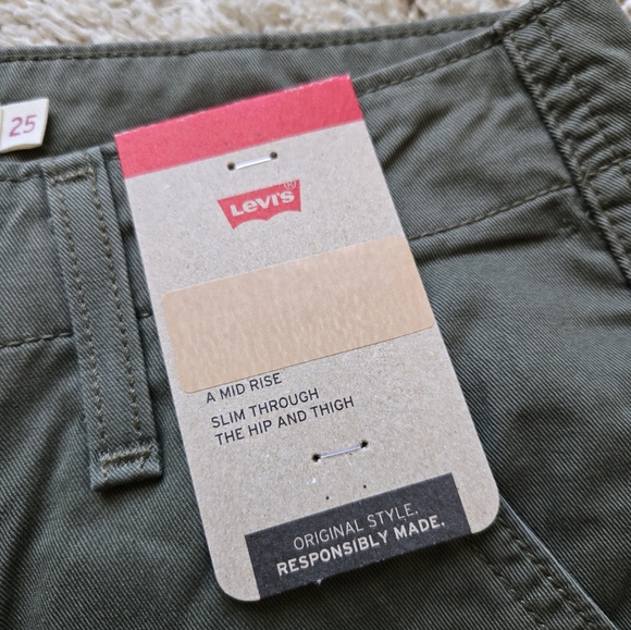 Levis NWOT 94 baggy cargo pants green mid rise lightweight womens 25 - Picture 3 of 13